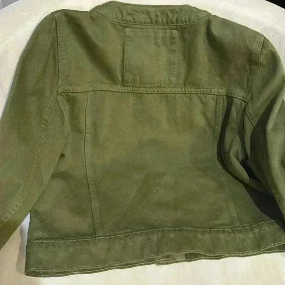 NWT Michael Kors Army Green Denim Jacket. Women’s size medium. Gold butt… - Picture 4 of 4